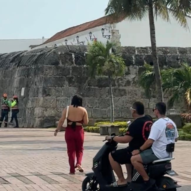 Motos eléctricas en el Centro Histórico. // Alcaldía de Cartagena
