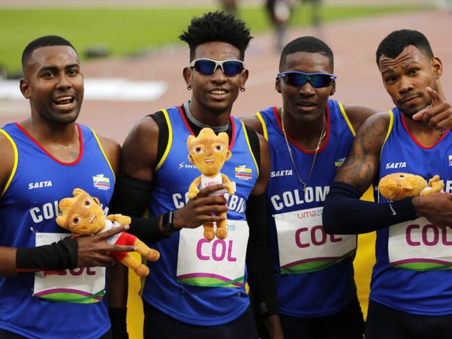 Colombia gana oro en los 4x400 del atletismo