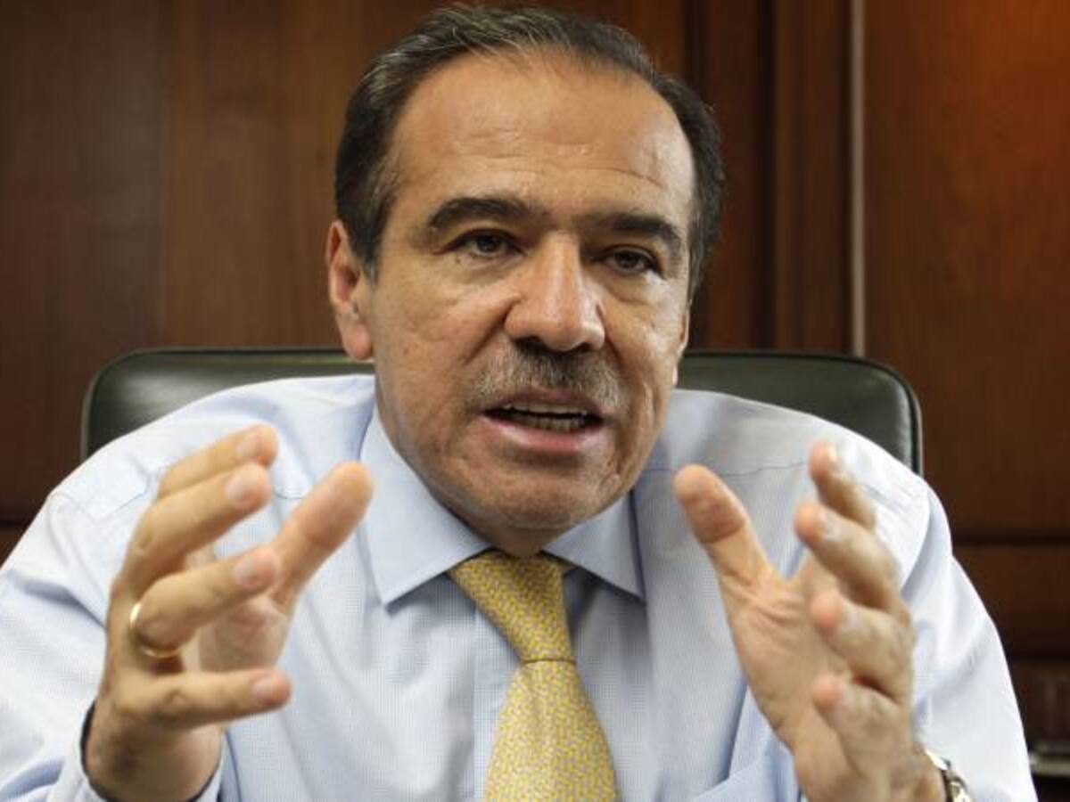 Procuraduría abre investigación a exministro Miguel Peñaloza por caso Odebrecht
