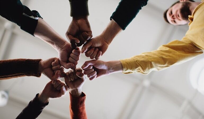 Para usted, ¿qué nos une?. Foto: Getty Images / SARAH MASON