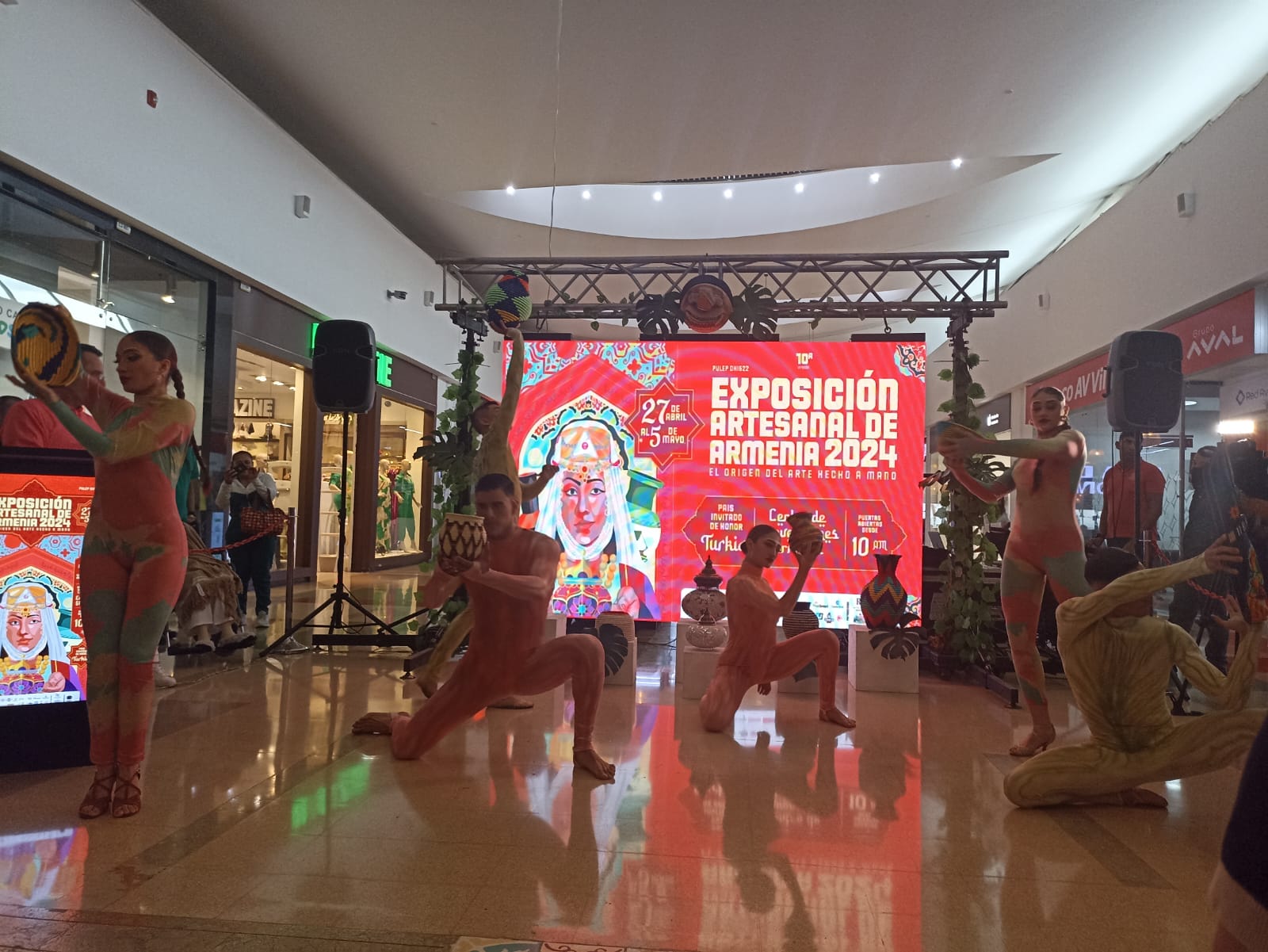 Exposición artesanal de Armenia va hasta el 5 de mayo en el Centro de Convenciones. Foto Adrián Trejos