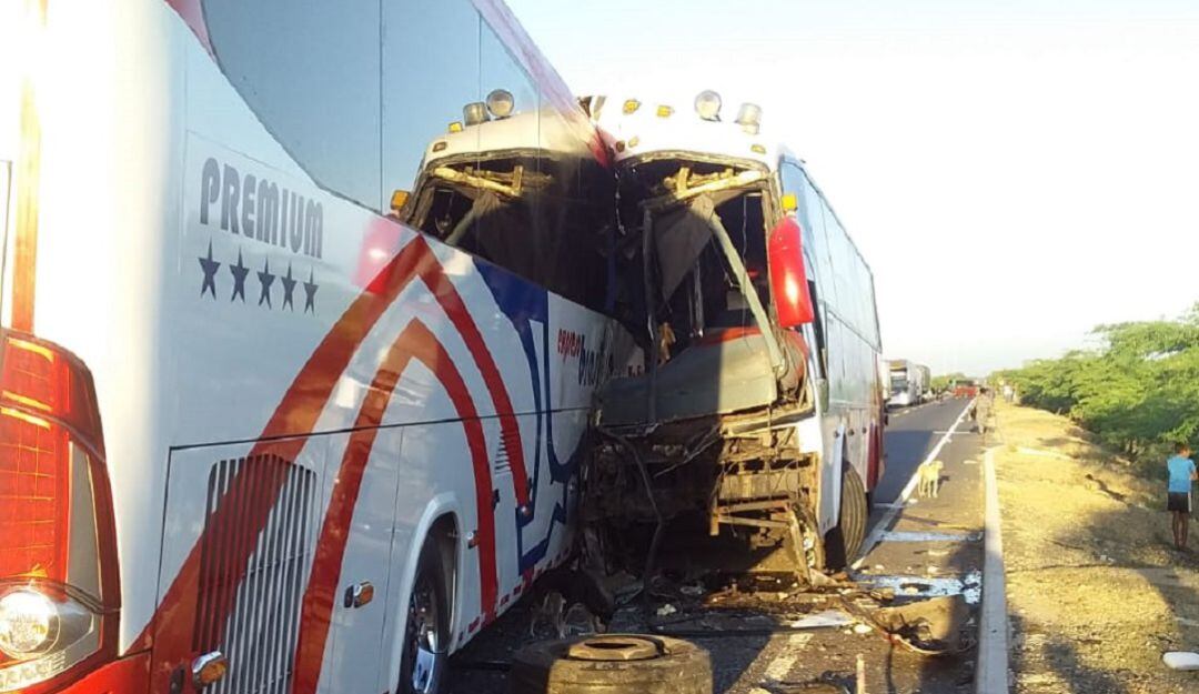 Accidente de dos buses.