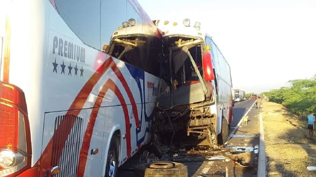 Accidente de dos buses.
