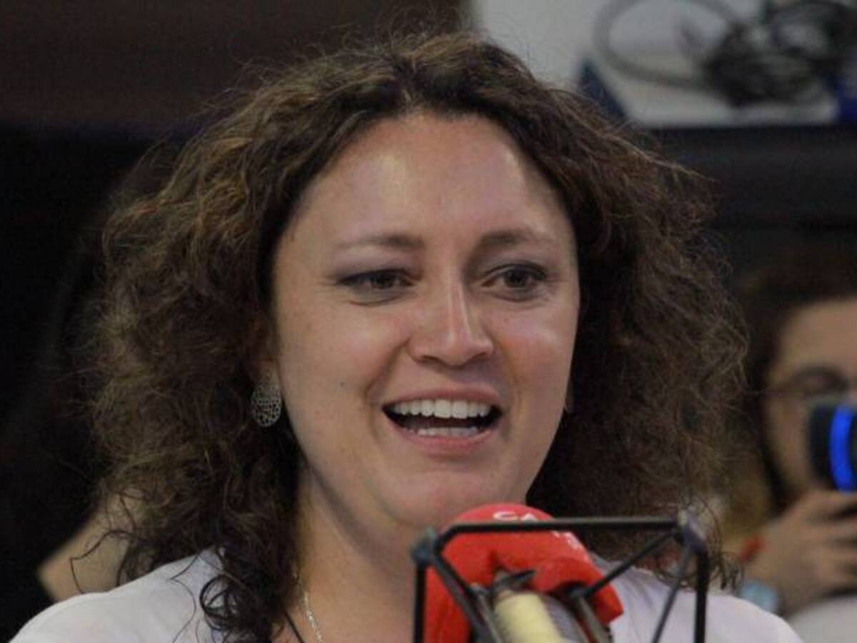 Angélica Lozano plantea acuerdo Fajardo - De la Calle en 10 días