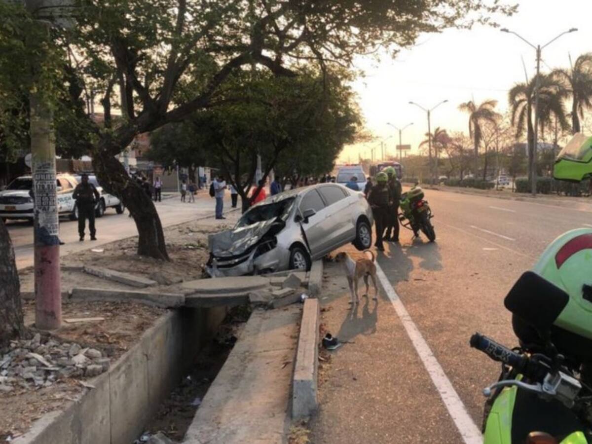 Mueren dos de los nueve heridos en accidente de la circunvalar
