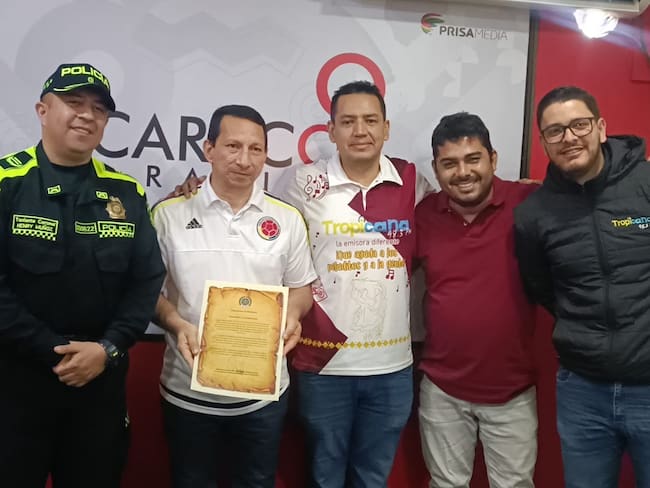 Este reconocimiento nos inspira a seguir adelante con el mismo compromiso y dedicación que nos ha caracterizado a lo largo de los años.