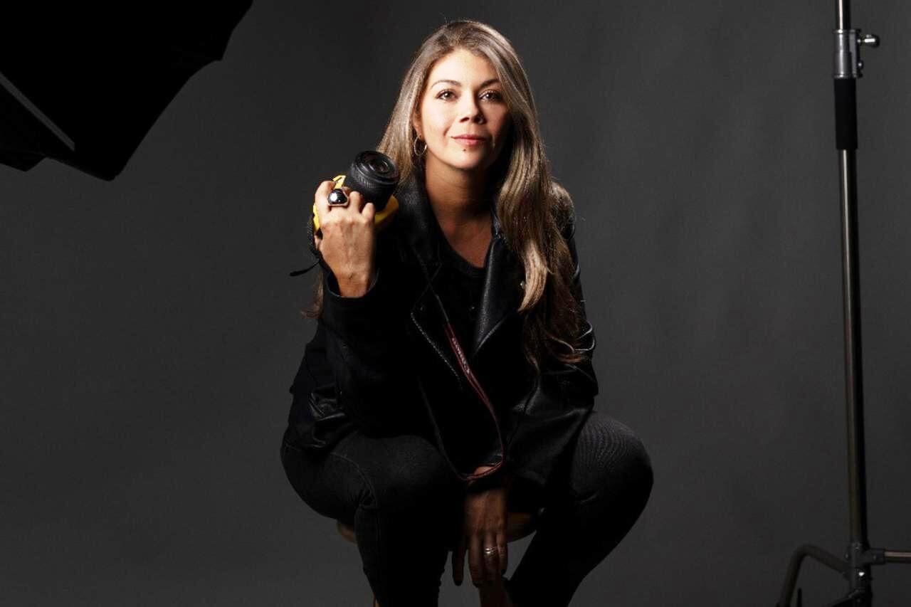 Erika Pérez Roa celebra una década capturando la esencia animal a través de su lente