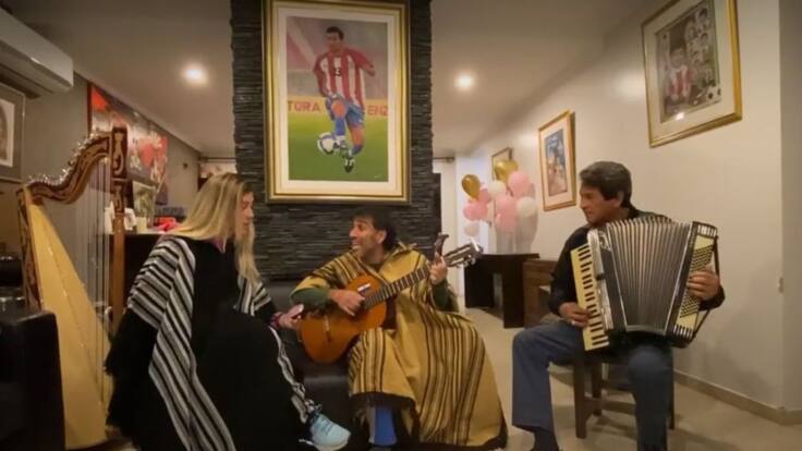 Cantando vallenato el 'Pipino' Cuevas habló de Colombia vs Paraguay