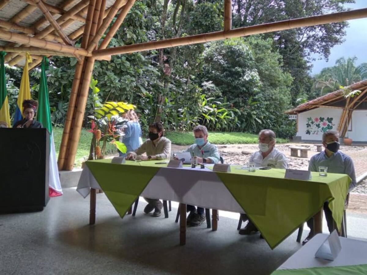 Ministro de Medio Ambiente, Carlos Correa