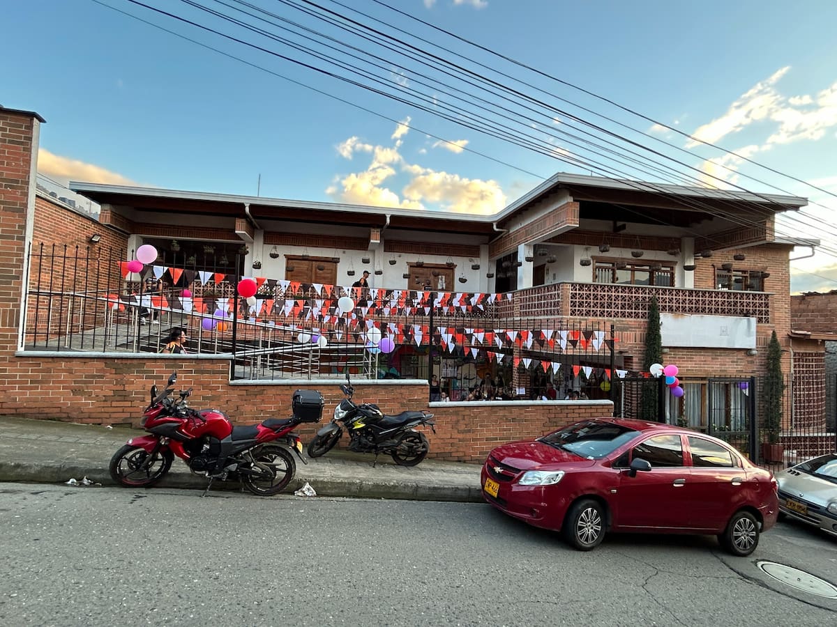 Casa Bethania celebra el Día de la Antioqueñidad en el barrio Zamora
