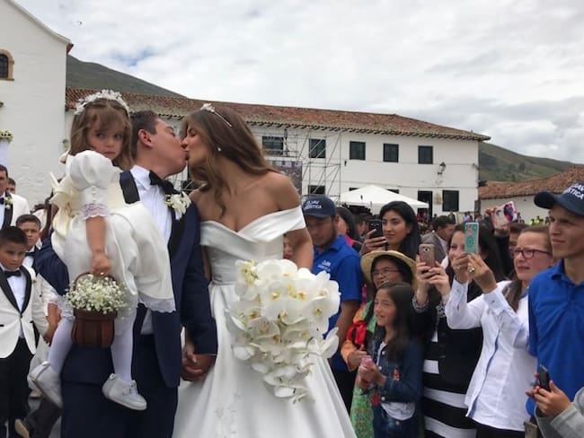 Carlos Amaya, ingeniero electrónico boyacense se casó con la médica y ex reina de Córdoba Daniela Assis Fierro.