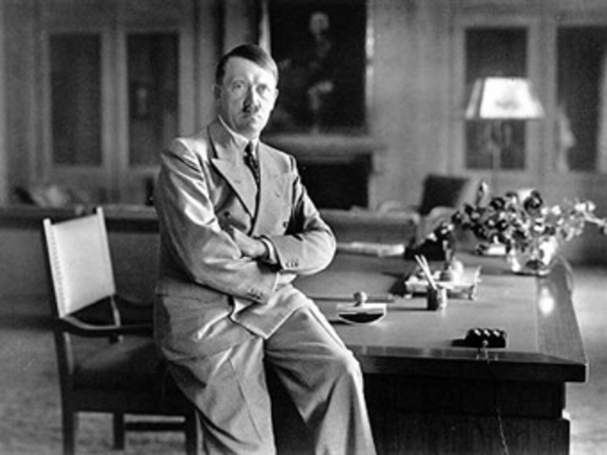 Escritorio donde Hitler firmó Acuerdo de Múnich, vendido en 423.000 dólares