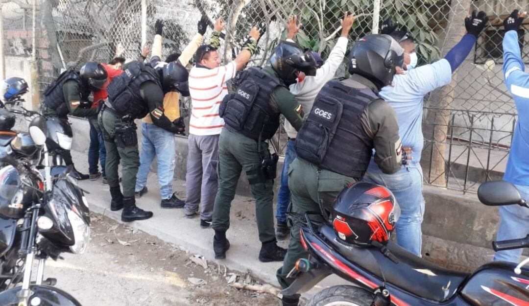 Tres capturas en flagrancia, 87 motos verificadas, 15 inmovilizadas, y 15 armas cortopunzantes 