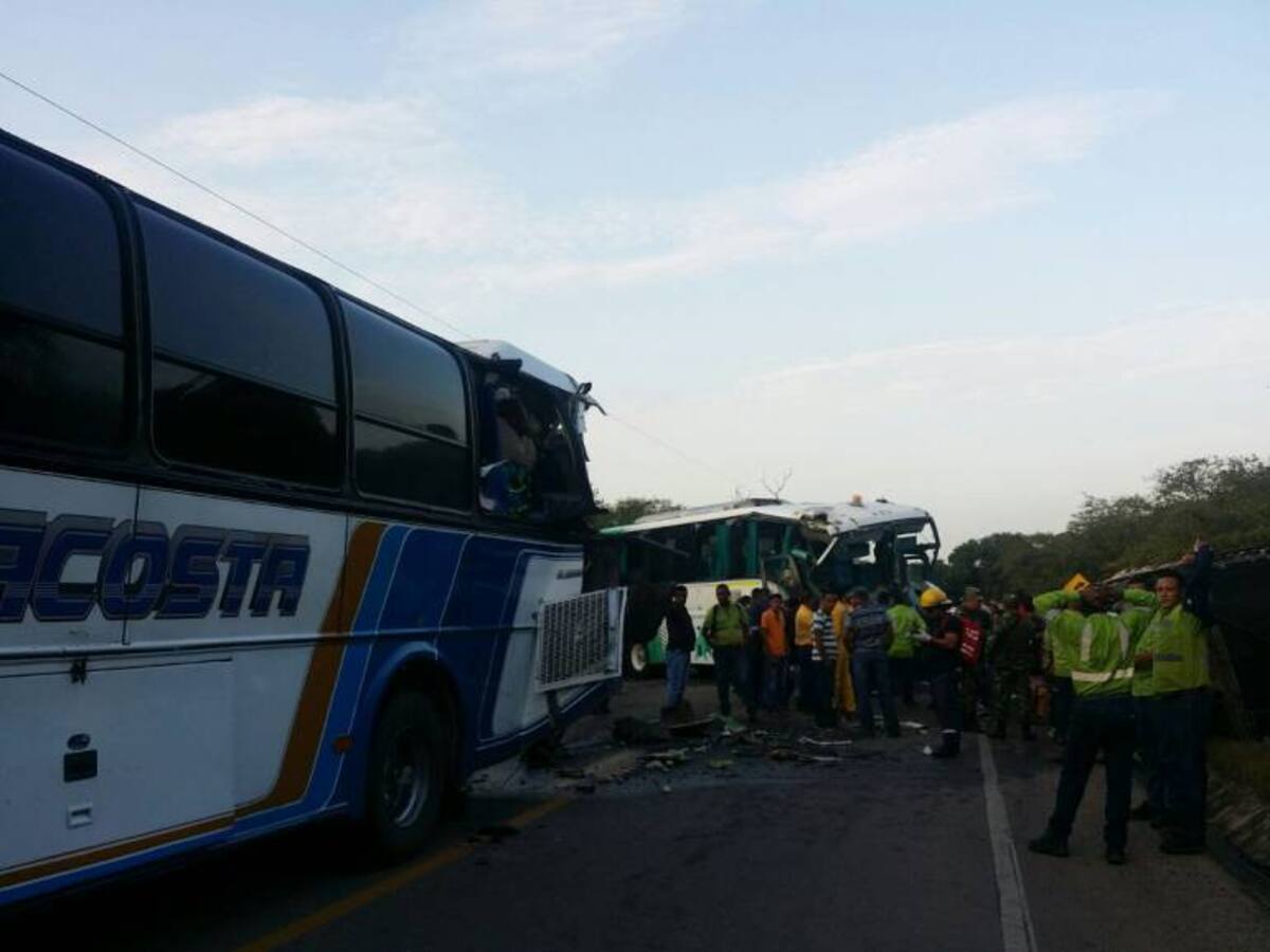 Al menos 7 personas heridas deja triple choque en carreteras de La Guajira
