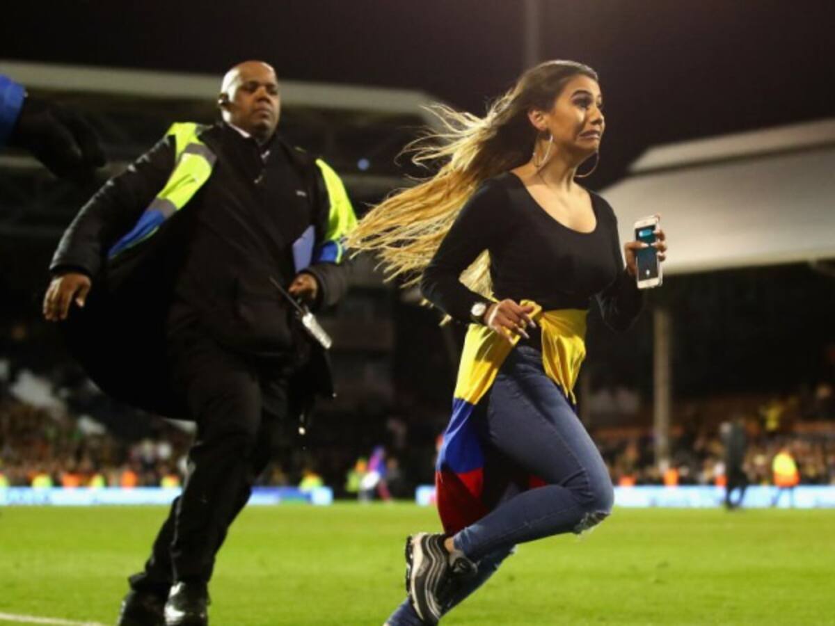 Hinchas invadieron el estadio de Londres terminado el juego de la Selección