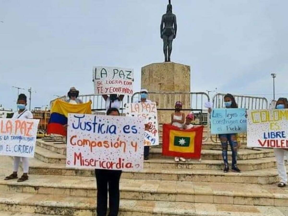 "Mujeres Tejedoras de Paz y Esperanza" apoyaron las marchas en Cartagena