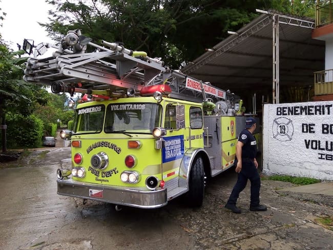 Por crisis económica, los Bomberos Voluntarios de Ibagué ponen en venta una máquina extintora con escalera