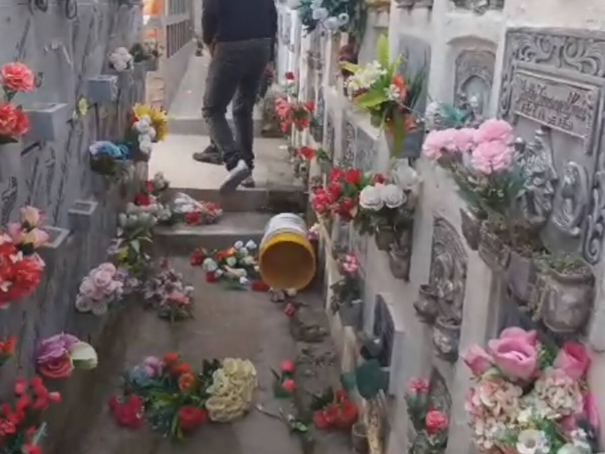 Autoridades investigan destrucción de varias tumbas en un cementerio en Santander