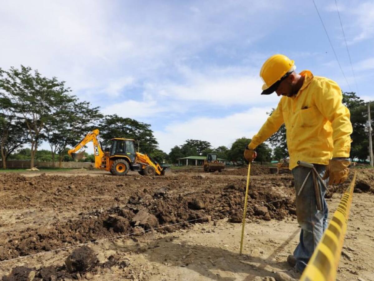 Inspeccion obras del Coliseo de Ferias en Magangué