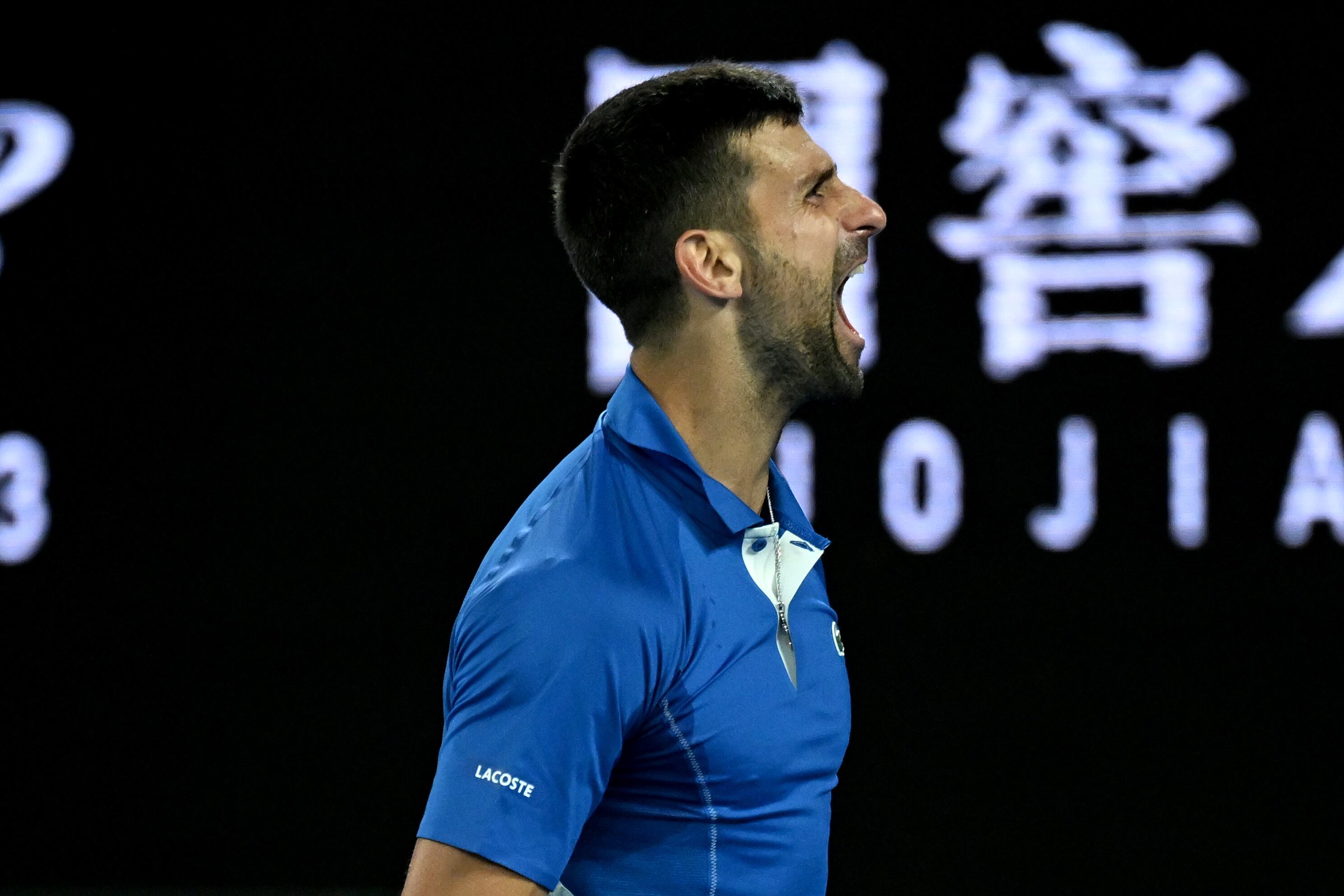 Melbourne (Australia), 16/01/2024.- Novak Djokovic of Serbia celebrates match point during his round 2 win over Alexei Popyrin of Australia on Day 4 of the 2024 Australian Open at Melbourne Park in Melbourne, Australia, 17 January 2024. (Tenis) EFE/EPA/JAMES ROSS AUSTRALIA AND NEW ZEALAND OUT