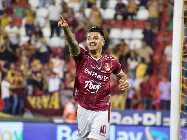 Yeison Guzmán festeja el segundo gol del Tolima ante Millonarios / Twitter: @cdtolima.