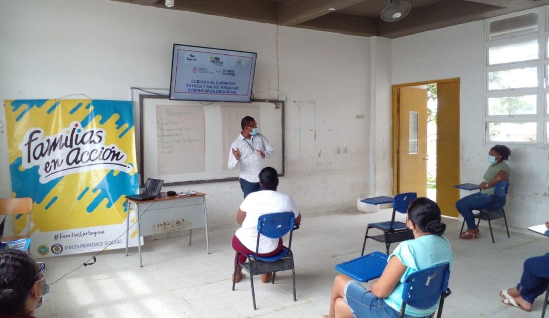 La iniciativa consiste en fortalecer las competencias socioemocionales de las personas que forman parte de las “escuelas de familias”