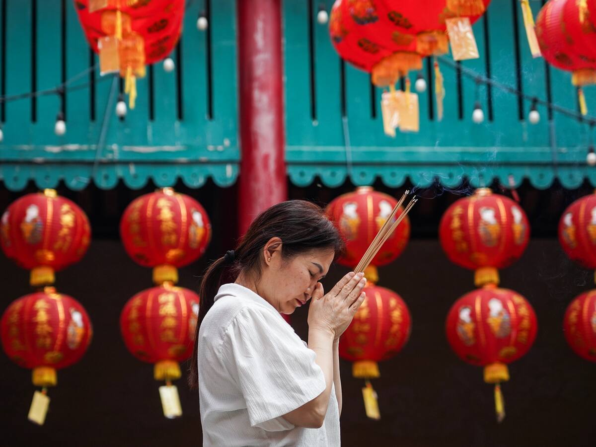 China celebra el Año nuevo lunar en medio de una migración masiva