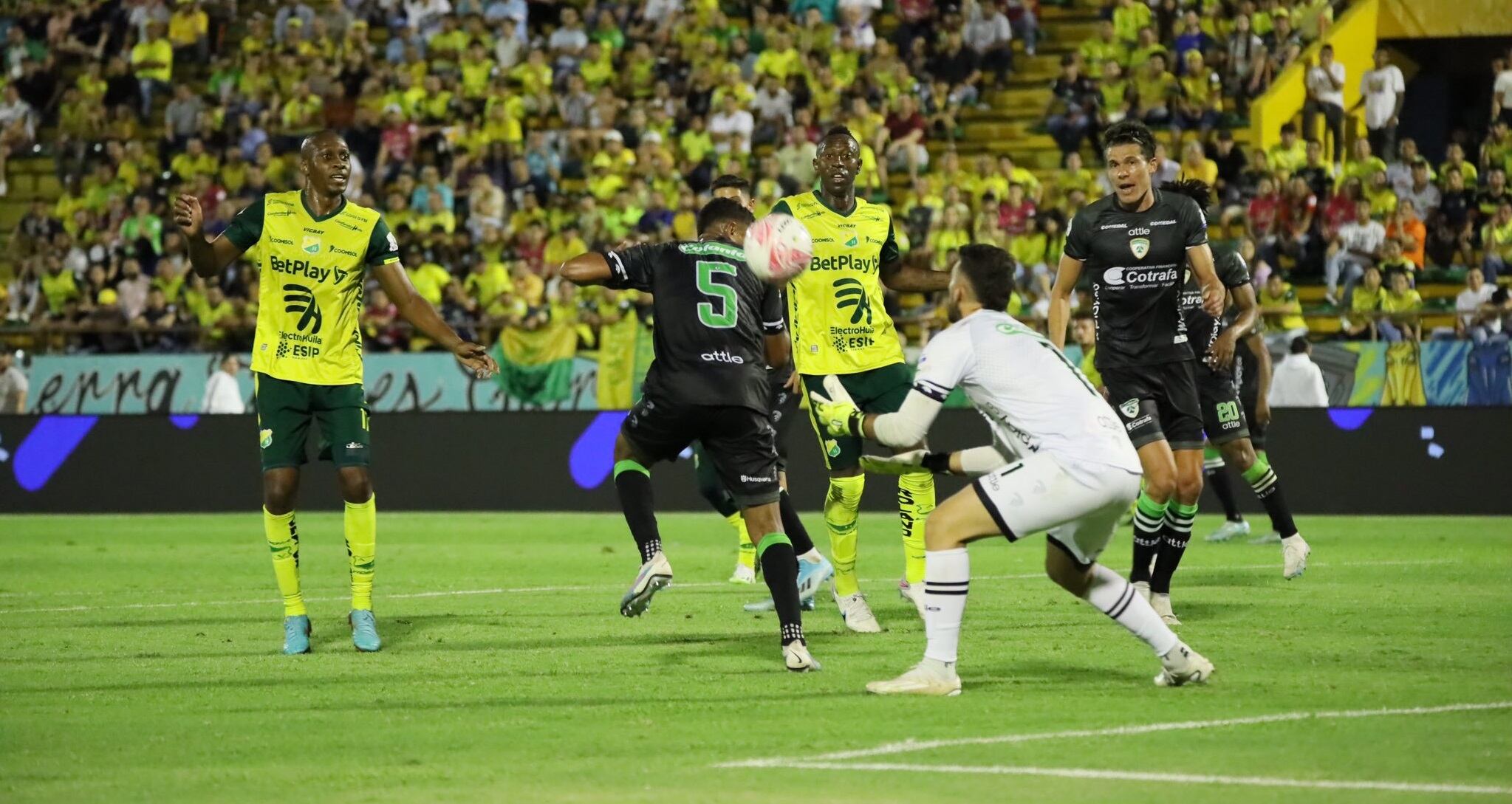 Atlético Huila vs. La Equidad / Foto: @AtleticoHuilaof