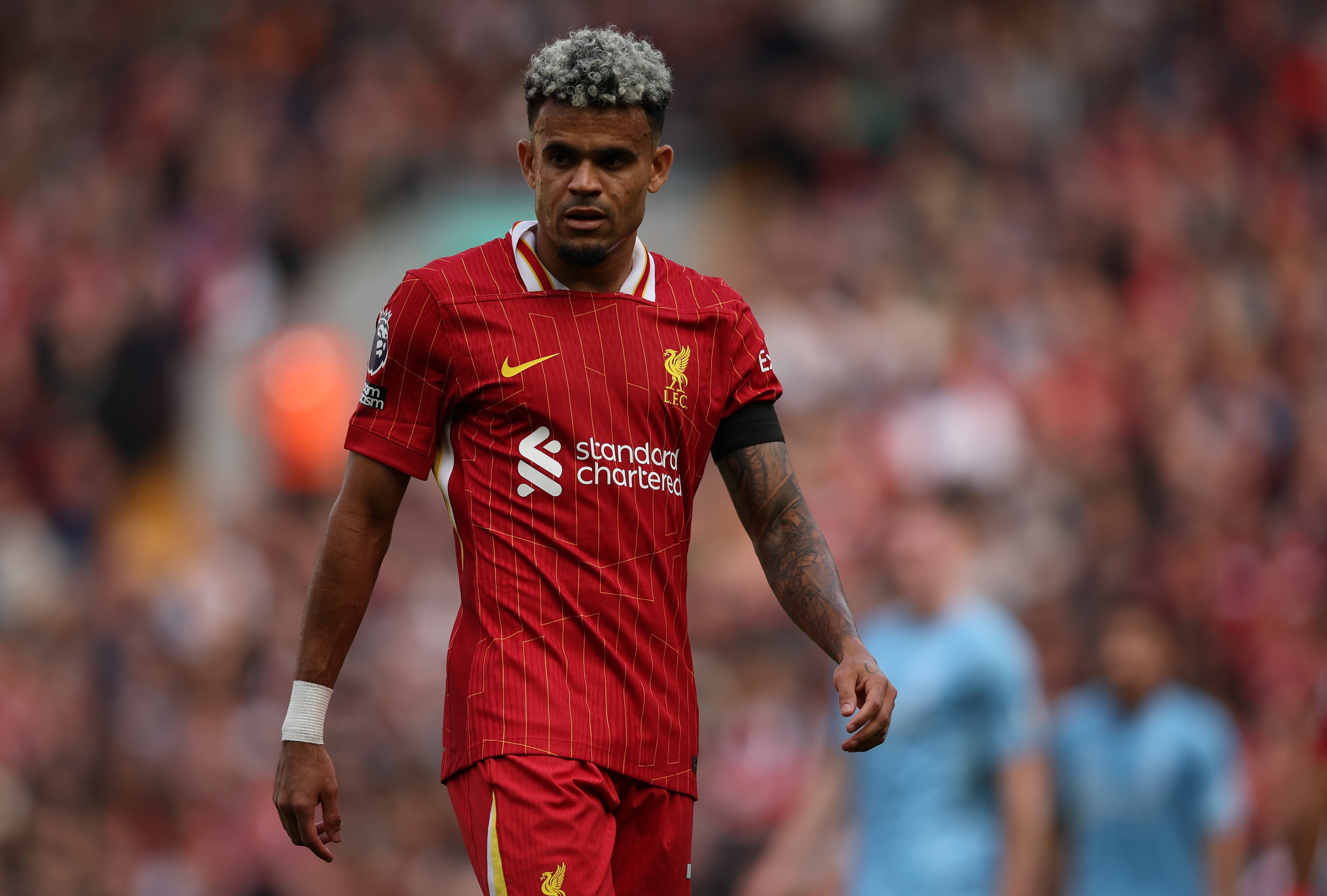 Liverpool (United Kingdom), 14/09/2024.- Luis Diaz of Liverpool looks on during the English Premier League match between Liverpool and Nottingham Forest in Liverpool, Britain, 14 September 2024. (Reino Unido) EFE/EPA/ADAM VAUGHAN EDITORIAL USE ONLY. No use with unauthorized audio, video, data, fixture lists, club/league logos, 'live' services or NFTs. Online in-match use limited to 120 images, no video emulation. No use in betting, games or single club/league/player publications.