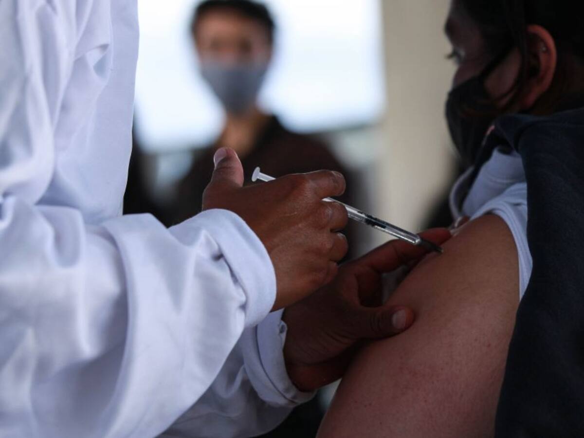 ¿Dónde vacunarse contra COVID-19 hoy 1 de febrero en Bogotá?