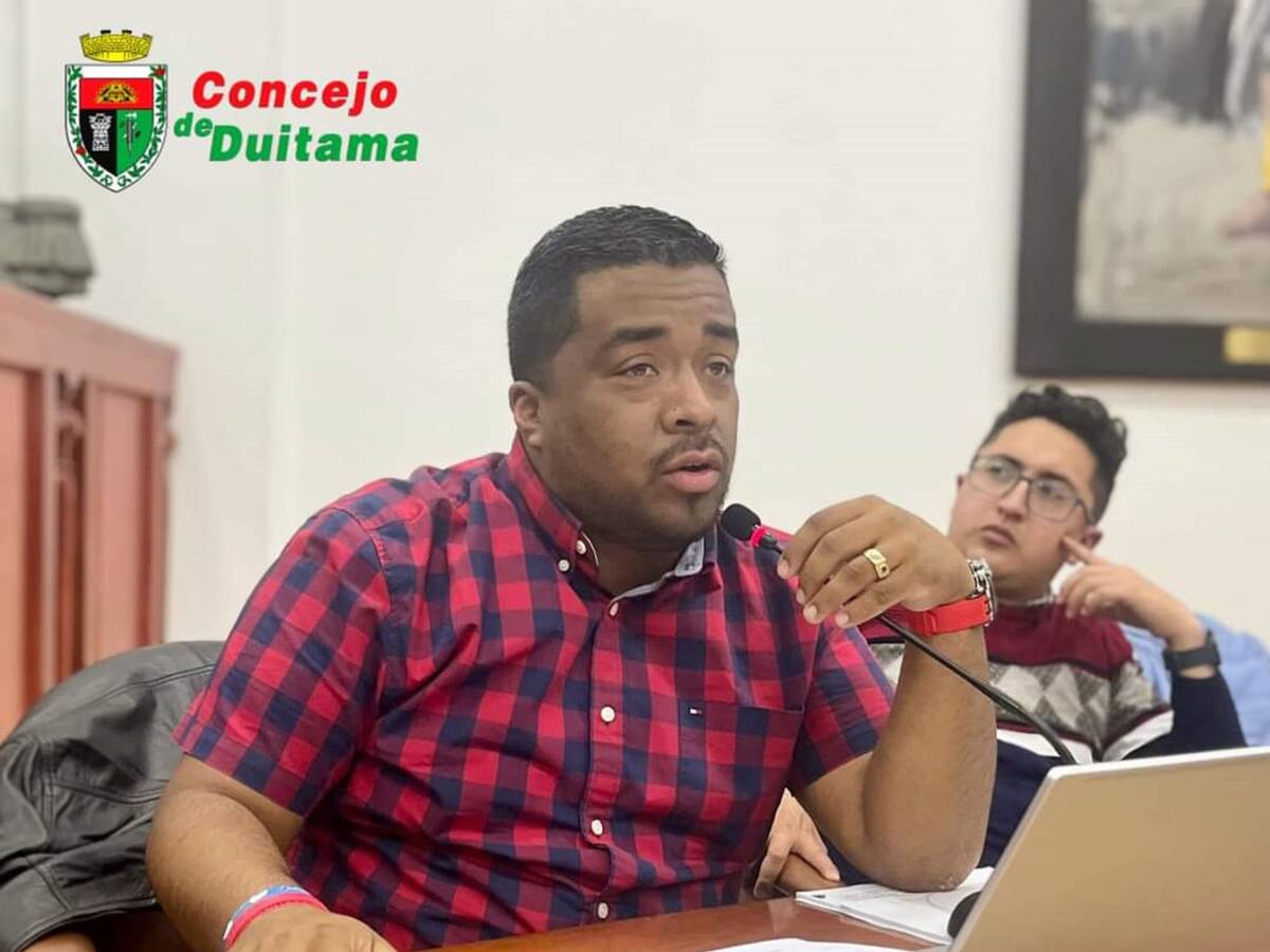 Imputan captación masiva y habitual de dinero al concejal Pablo Santiago