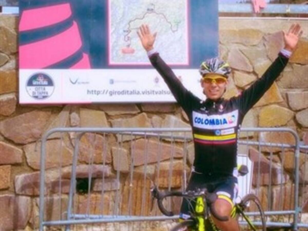 Edwin Ávila se retira del Giro por llegar a meta fuera del tiempo límite