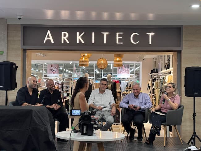 Tienda Arkitect en el centro comercial Los Molinos. Foto: Caracol Radio.