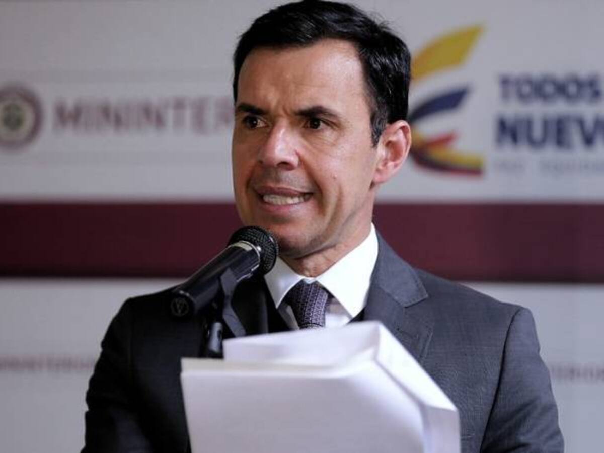 Gobierno aclara que decreto para pasar de Justicia y Paz a JEP no aplica a exparamilitares