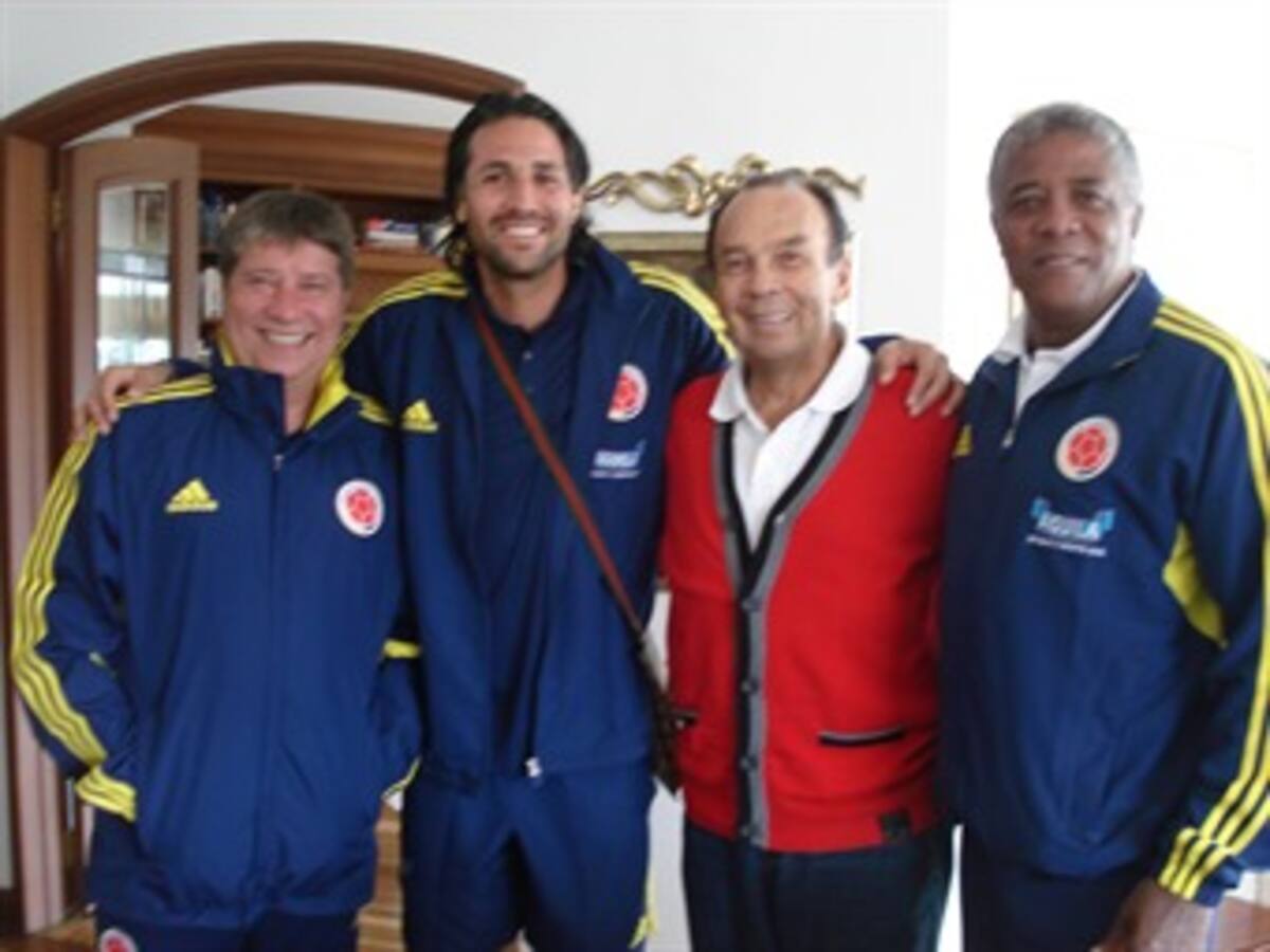 Técnicos de la Selección Colombia y Mario Yepes visitaron a Hernán Peláez
