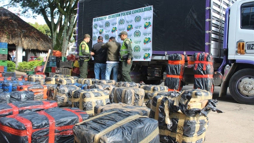 Capturan a dos hombres por transportar una tonelada de marihuana en el Valle  . Foto: Policía Nacional.