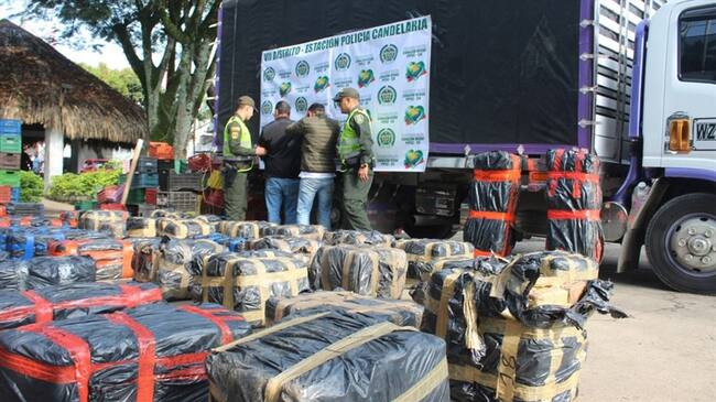 Capturan a dos hombres por transportar una tonelada de marihuana en el Valle . Foto: Policía Nacional.
