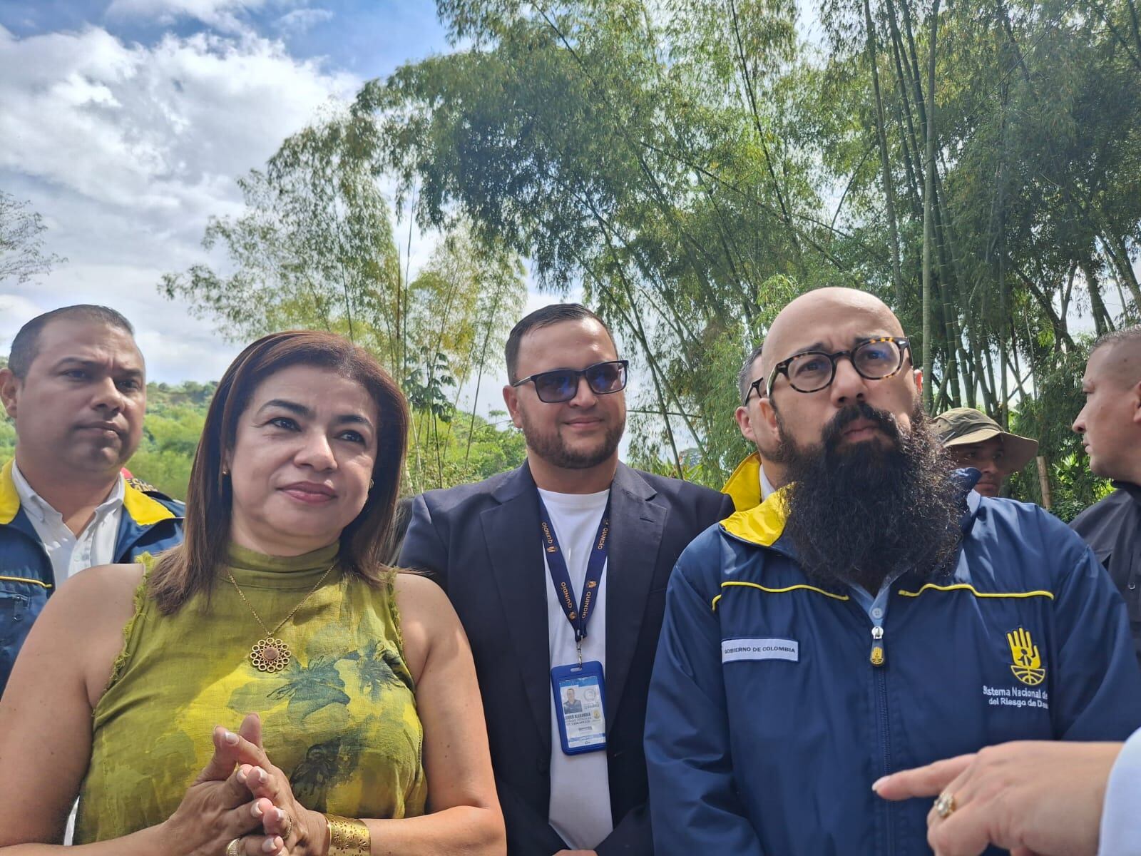 Director de UNGRD y autoridades del Quindío en la entrega del puente- Vanessa Porras (Caracol Radio)