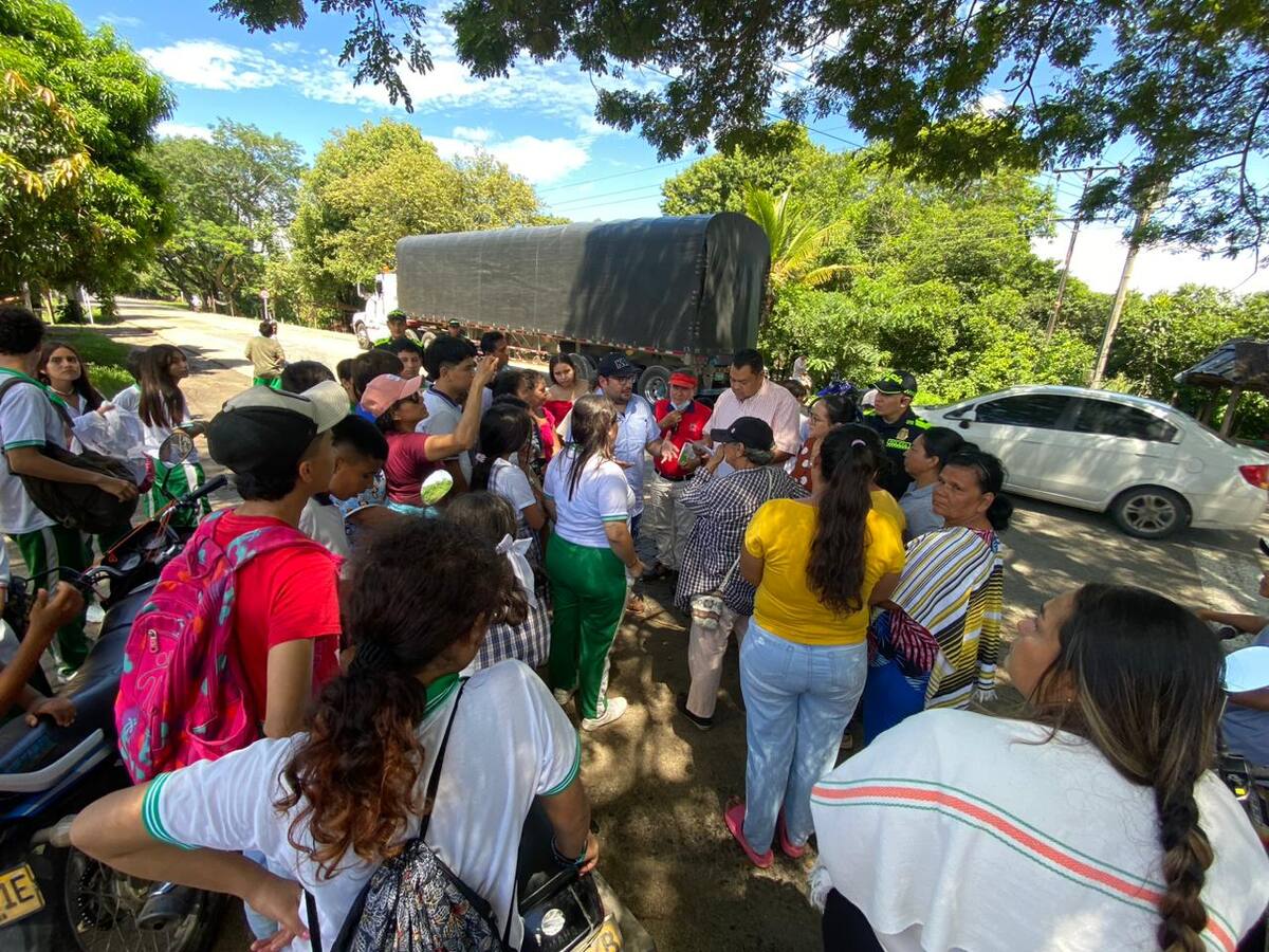 Continua Plantón de estudiantes y padres de familia de institución educativa La Vega