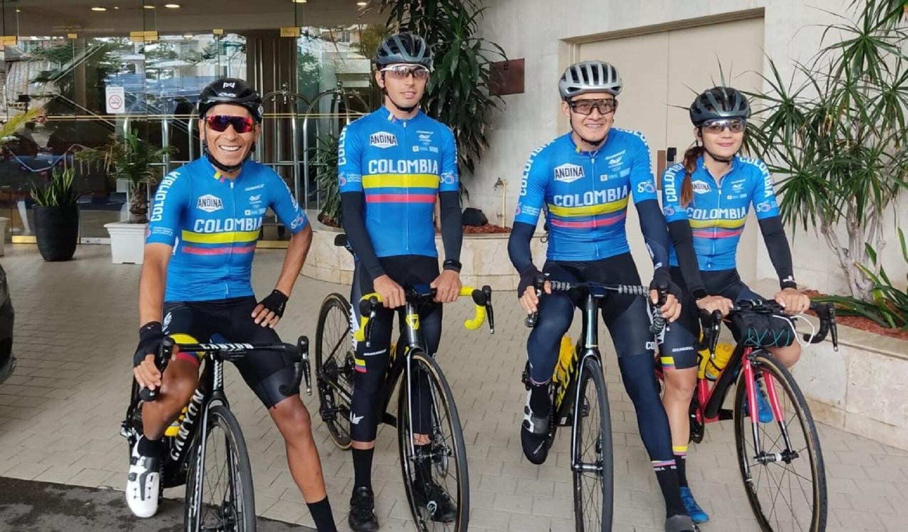 Nairo Quintana e integrantes de la Selección Colombia de Ciclismo / Foto: Fedeciclismo