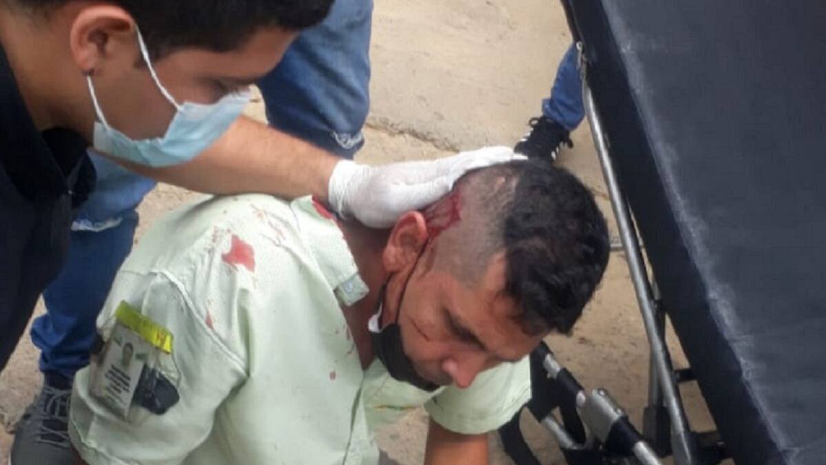 Conductor de Metrolínea herido