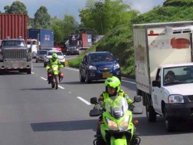 Las autoridades han conseguido el desplazamiento de por lo menos 30 tracto mulas.