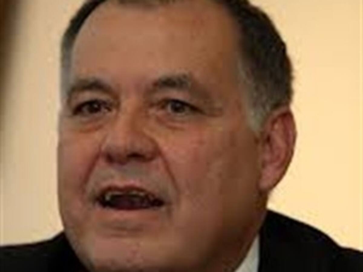 Ordenan pruebas contra senadores que votaron reelección de Ordóñez