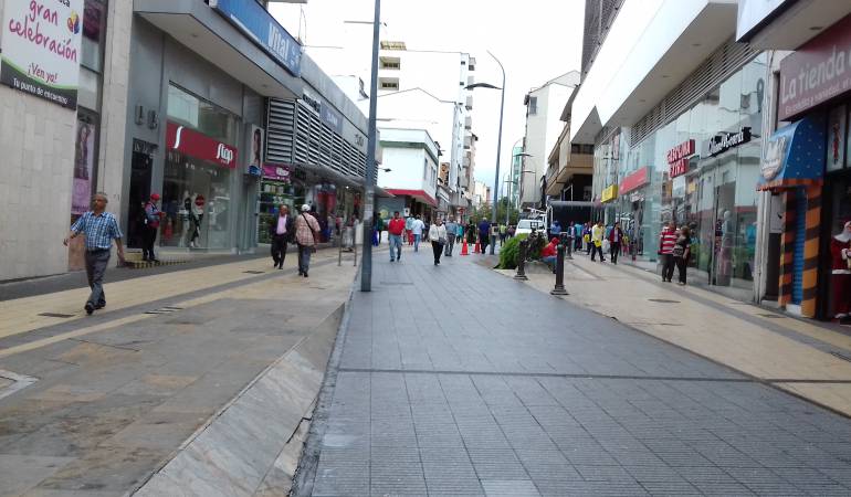 SÍGANOS EN TWITTER @CARACOLARMENIA1 Y EN FACEBOOK CARACOL RADIO ARMENIA 1150AM