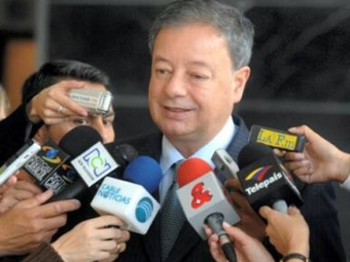 Mindefensa: 'Debemos dejar de tenerle miedo a Vivanco y a los grupos que dicen mentiras sobre Colombia'