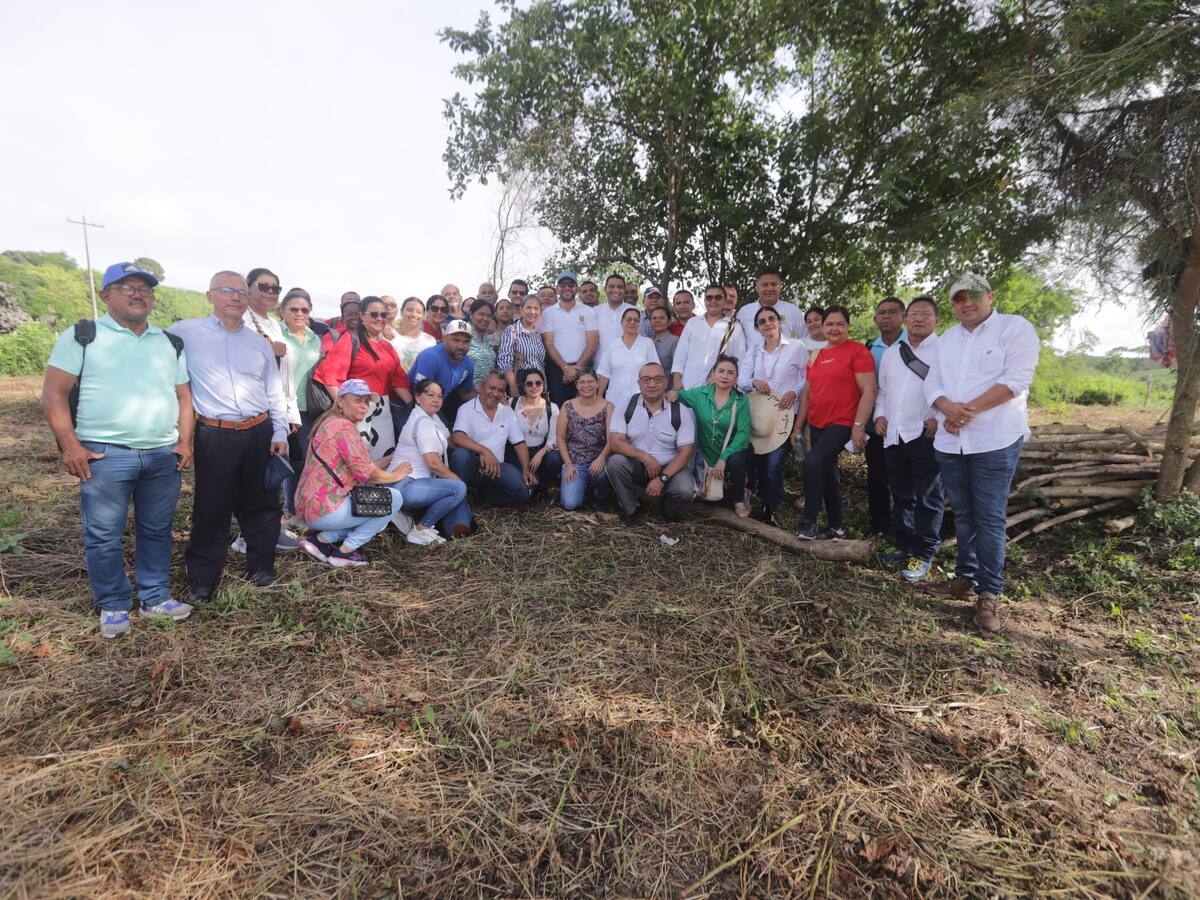 Alcaldía de El Carmen de Bolívar recibió donación de lote para construir colegio