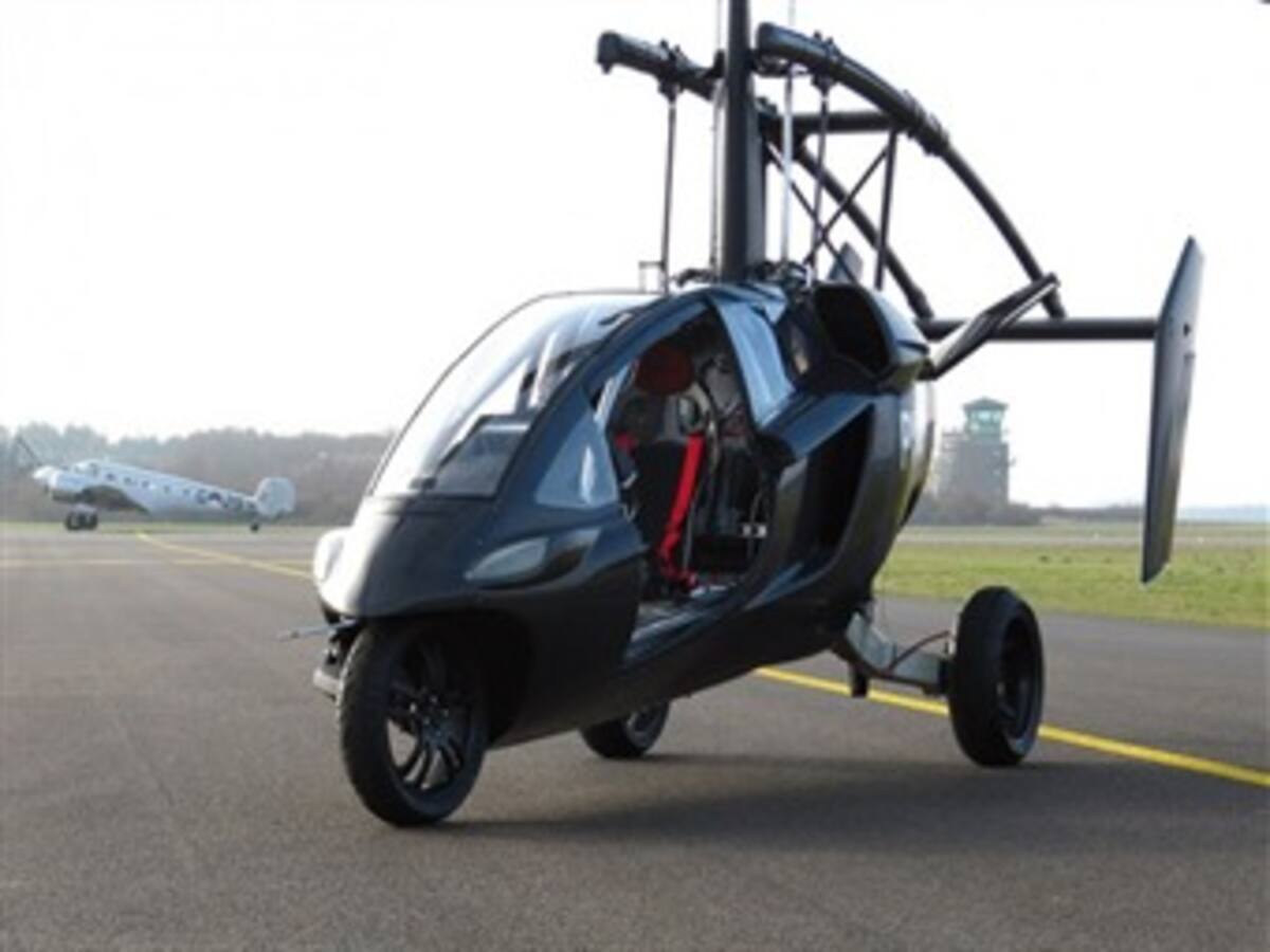 El carro volador es una realidad: realiza su primer vuelo con éxito