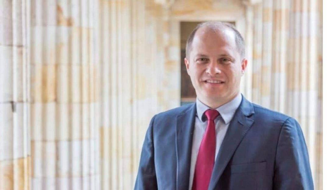 Héctor Olimpo Espinosa.