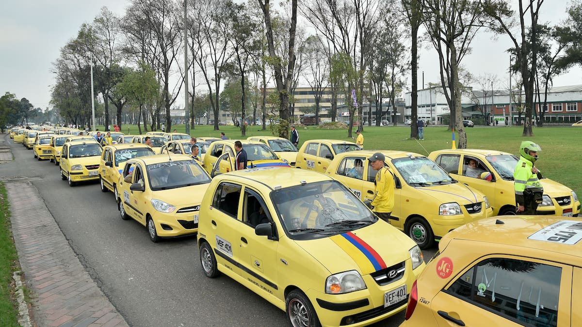 ¿Subirán las tarifas de taxi en Bogotá por incremento en precio de la gasolina?