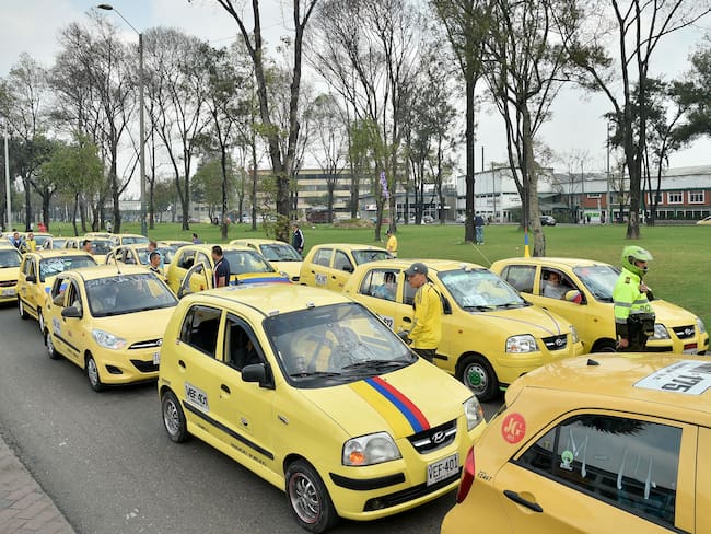 ¿Subirán las tarifas de taxi en Bogotá por incremento en precio de la gasolina?